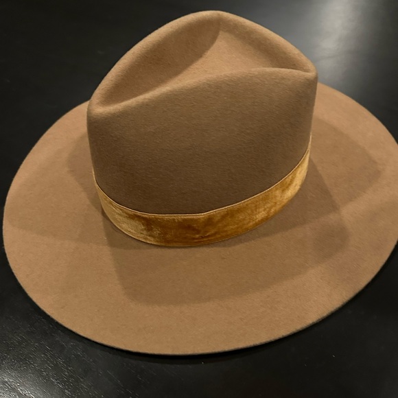 Lack of color rancher hat - Picture 3 of 5